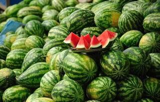 孝义万达吃瓜事件真相是真的吗,真相揭秘，还原事件始末