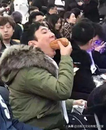 藤县校长吃瓜事件视频全集,视频揭露惊人真相，网友热议不断