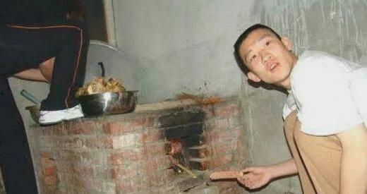 青海回族吃瓜事件真相视频